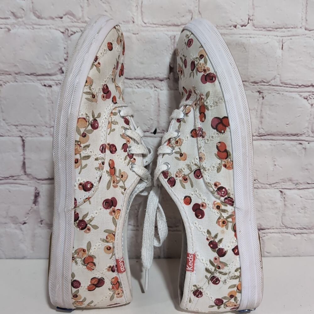Keds x Taylor Swift Eyelet Berry Sneakers 7.5 Swiftie Casual Cherries Boho - Picture 6 of 13